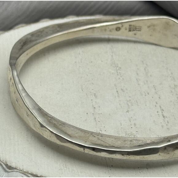 Retired James Avery Las Martilbalos Hammered Bangle Bracelet 39.73G/7.5in - Picture 4 of 7